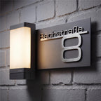 Hausnummernleuchte LED | Bluetooth | 3000K | Personalisierbar | App-Steuerung | LED-Außenleuchte mit Edelstahl-Schriftzug