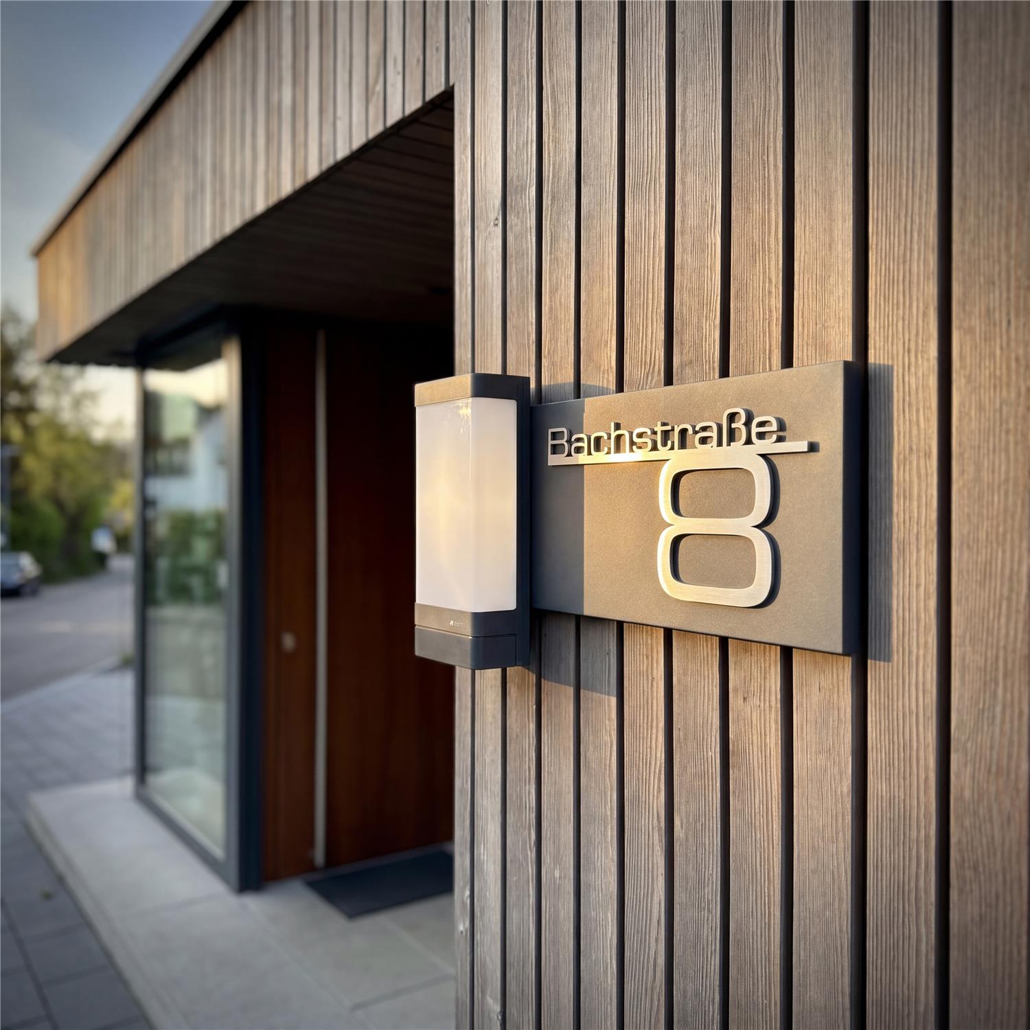 Hausnummernleuchte LED | Bluetooth | 3000K | Personalisierbar | App-Steuerung | LED-Außenleuchte mit Edelstahl-Schriftzug