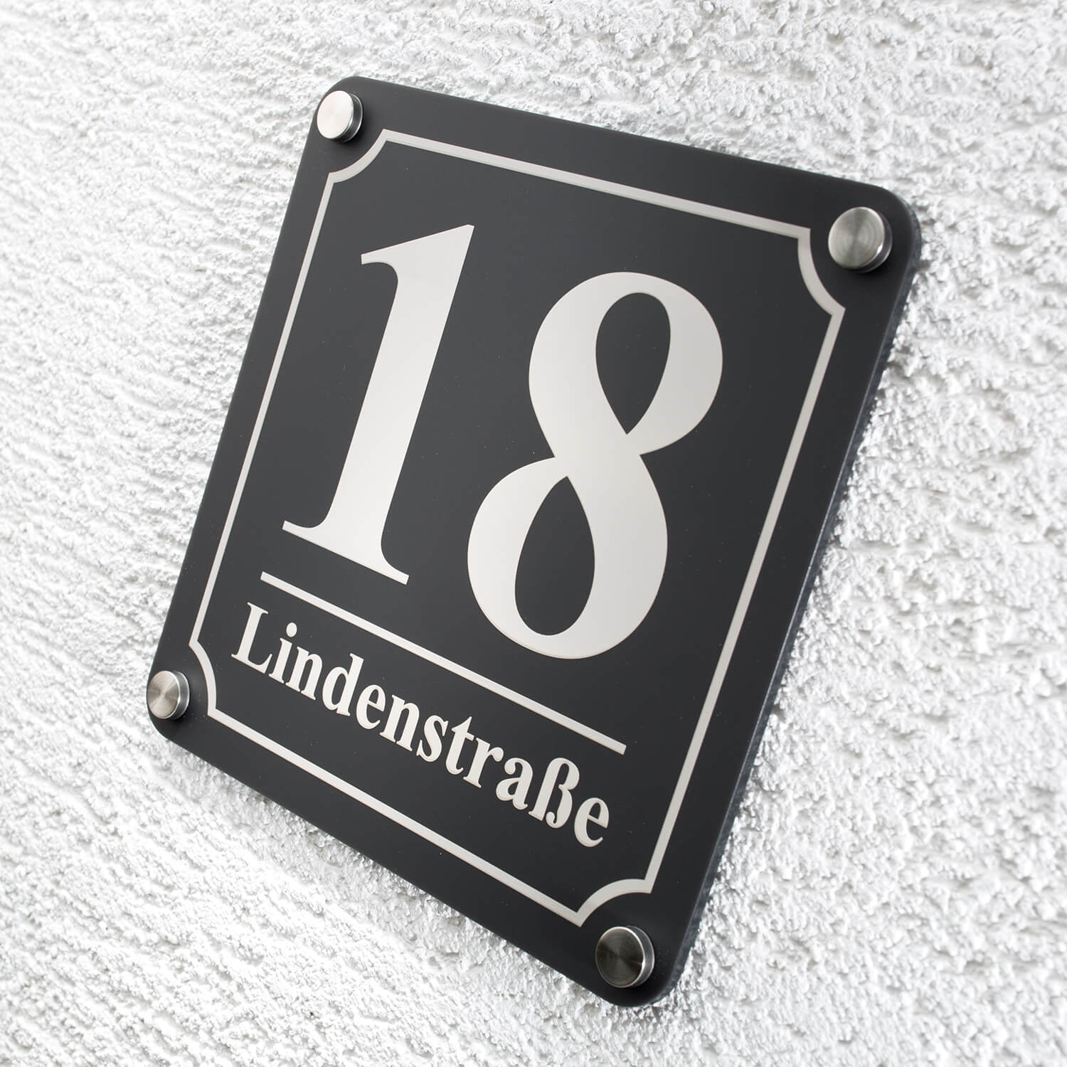 Quadratische Hausnummer in Anthrazit RAL7016 inkl. Gravur
