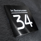 Hausnummernschild aus Edelstahl mit weißer LED-Beleuchtung