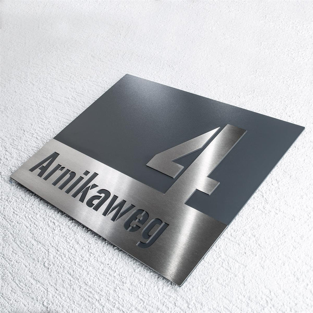 Hausnummernschild aus Edelstahl in Anthrazit groß