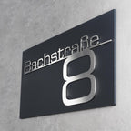 Hausnummernschild mit Schriftzug aus Edelstahl in Anthrazit
