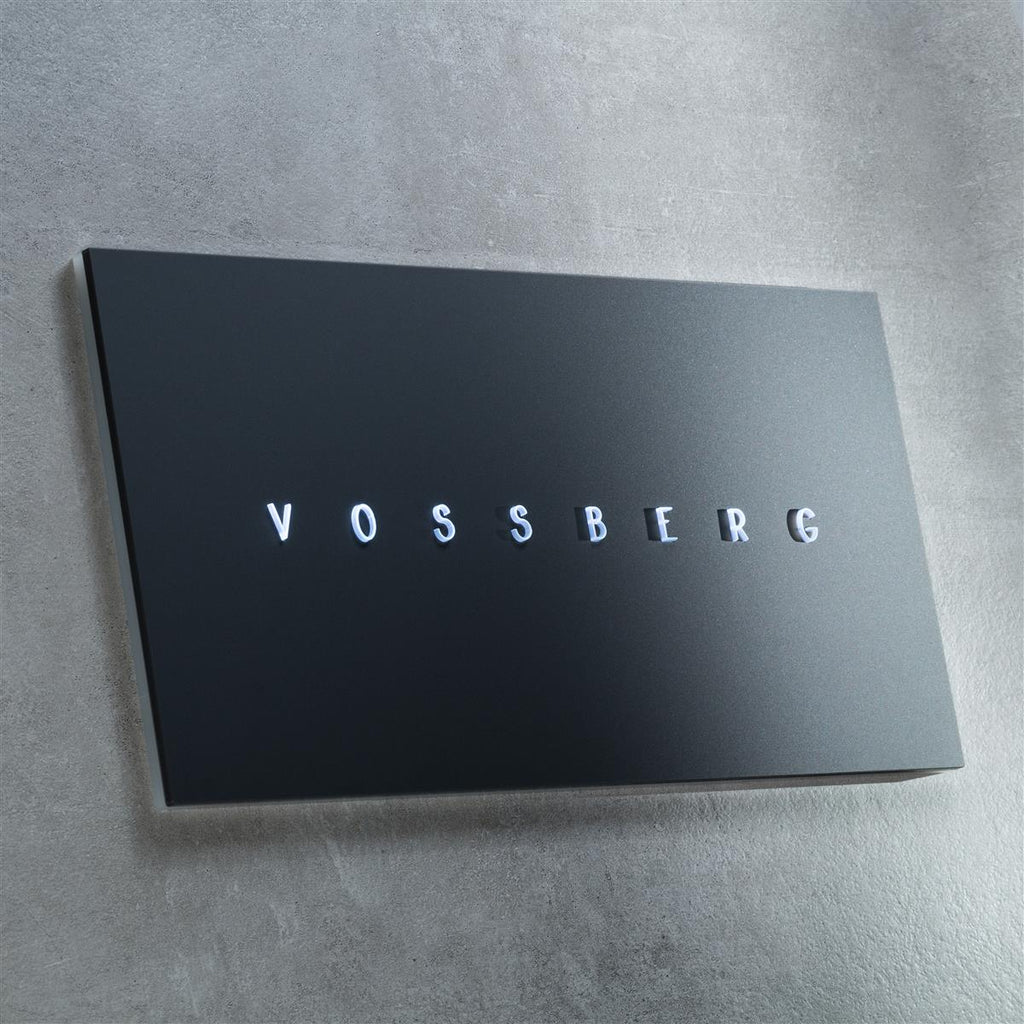 LED-Schild Anthrazit RAL7016 mit Edelstahl 3D-Profilbuchstaben