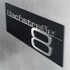 Metzler Hausnummernschild mit Schriftzug aus Edelstahl in Schwarz