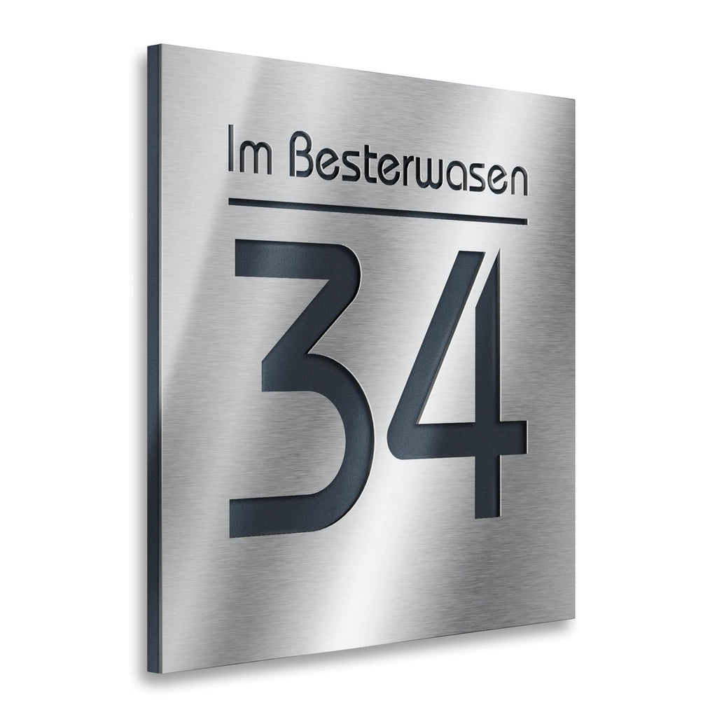 Quadratisches Hausnummernschild aus Edelstahl in Anthrazit mit Straße