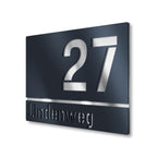 Hausnummernschild mit Straßennamen aus Edelstahl | 25 x 17,5 cm