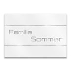 Namensschild in Weiß mit Lasergravur